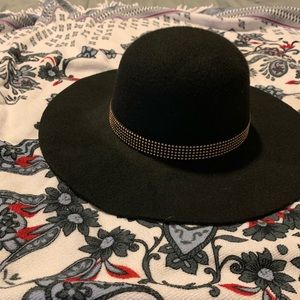 ✨Torrid Black Velvet Hat✨